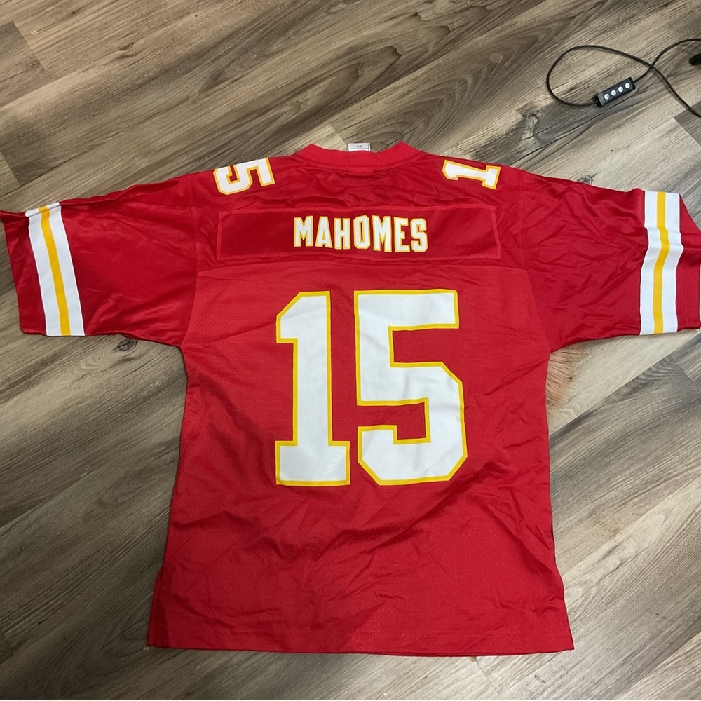NFL MAHOMES RED FOOTBALL JERSEY SIZE S - Picture 2 of 10